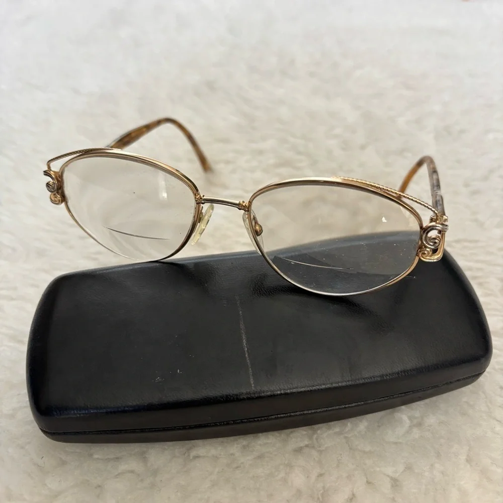 Tura Vintage Gold tone Eyeglasses Frame only w/ Case